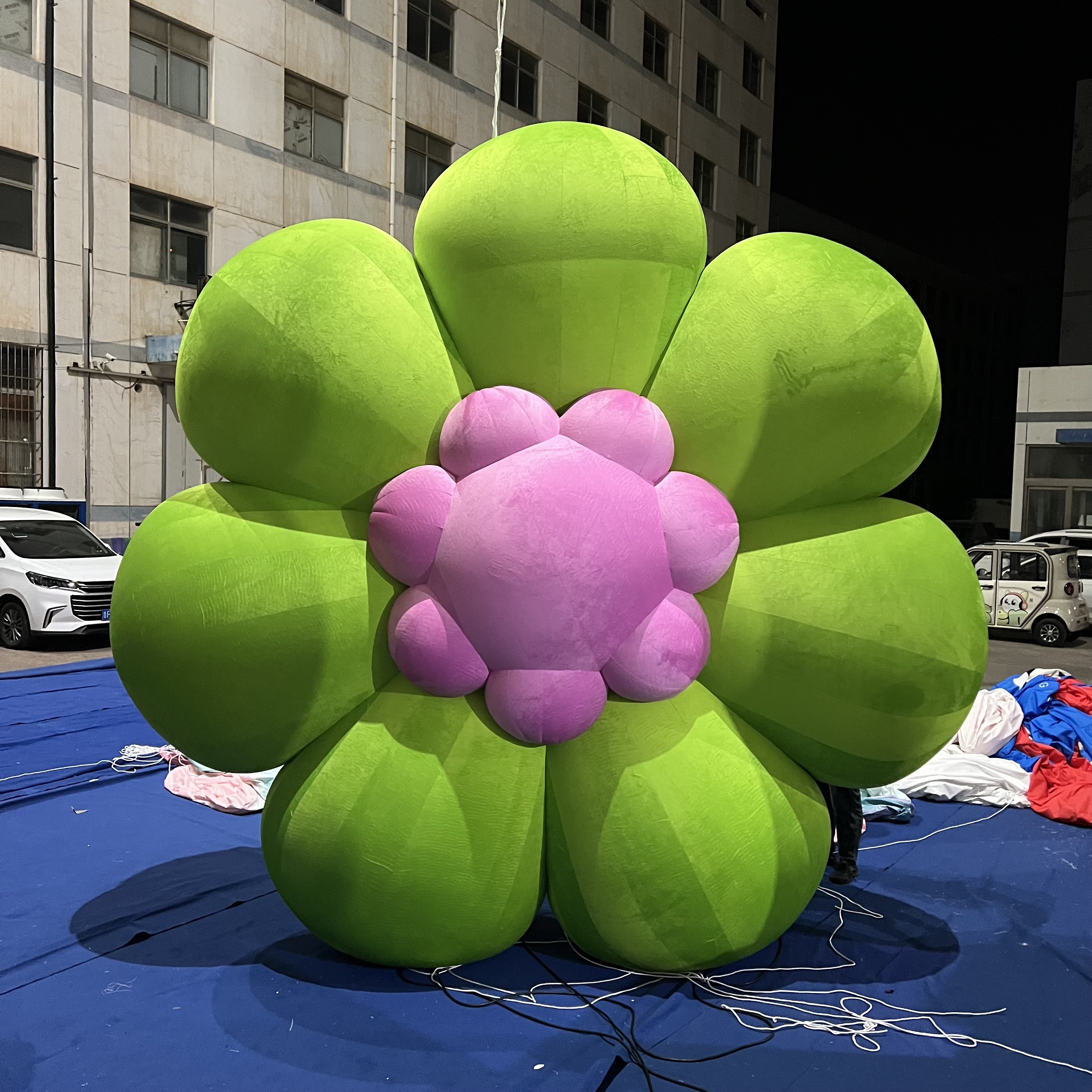 Custom Giant Velvet Green Flower Inflatable for Exhibition Display Decoration | Direct Inflatable Factory