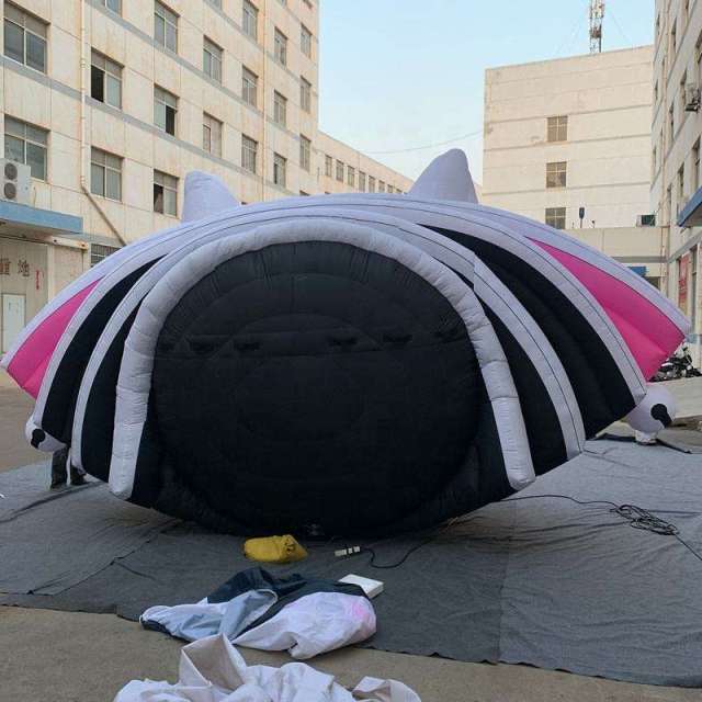 Giant Cute Smiling Cat Inflatable Sculpture for Event Display Decoration | OEM Inflatable Factory