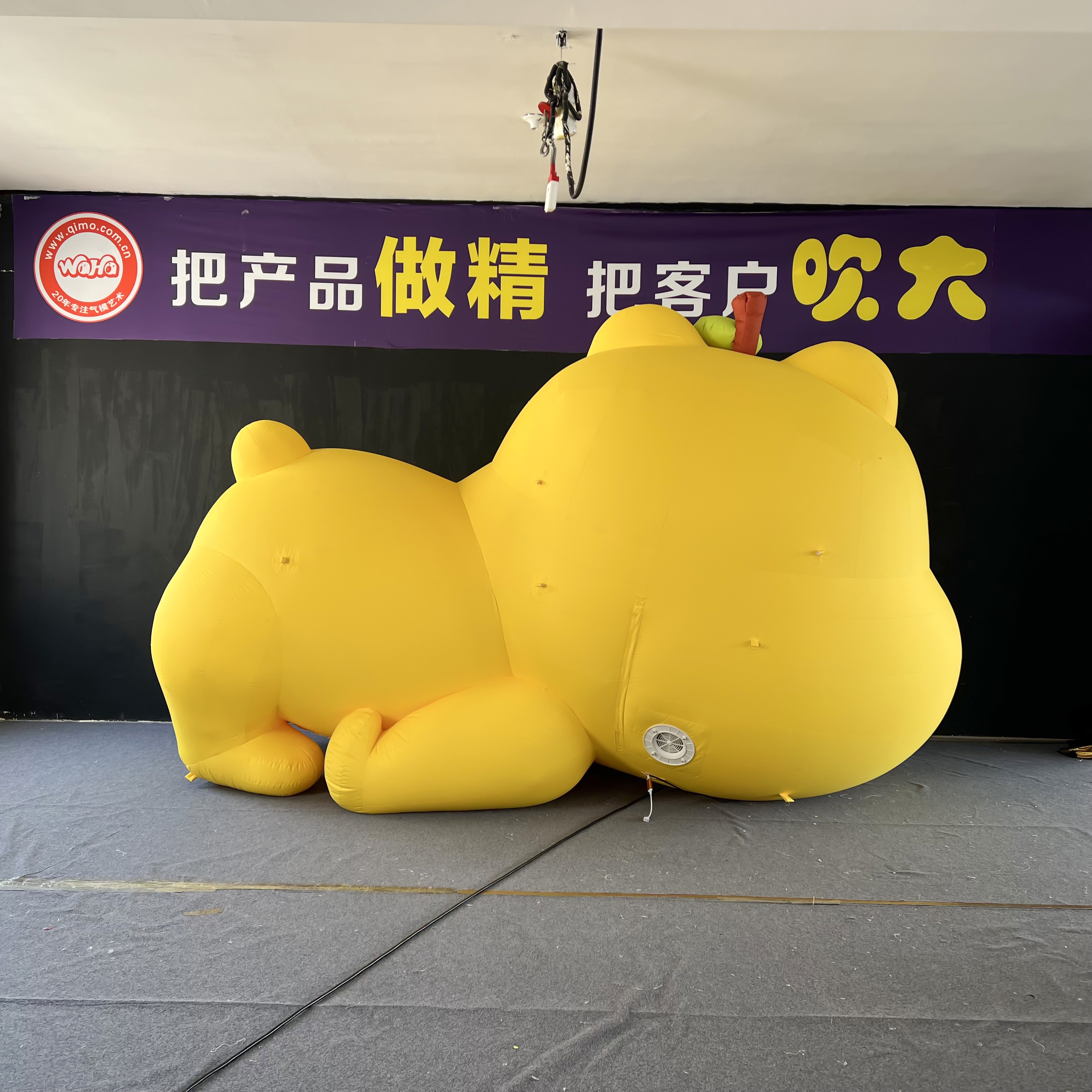 Custom Giant Waterproof Inflatable Chipmunk IP Mascot, Outdoor Decor for Mall Park & Festival Promotion
