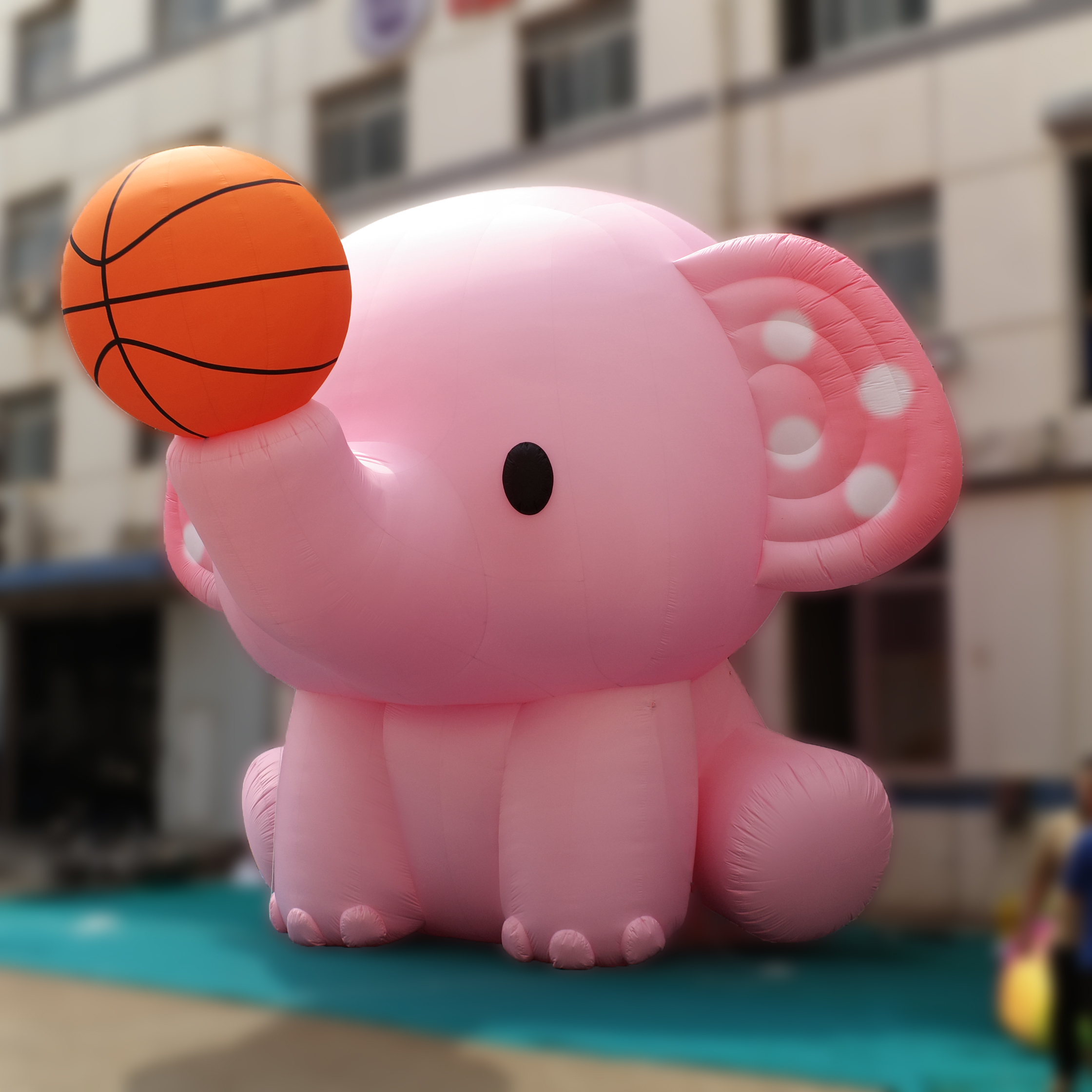 Kids Inflatable Cartoon Elephant Themed Basketball Court, Inflatable Sports Arena for Backyard Party and Amusement Use