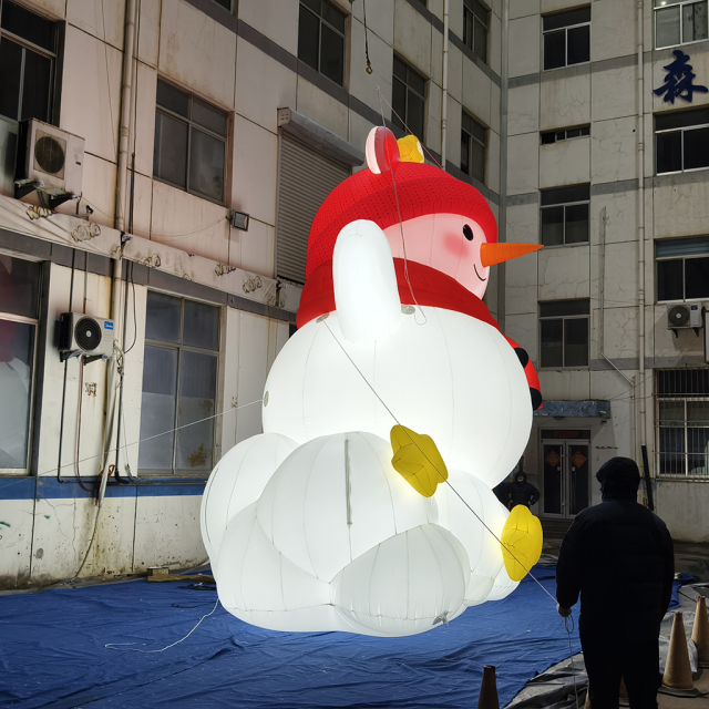 Large Inflatable Snowman Christmas Decoration for Holiday Parties, Outdoor Displays, Shopping Mall Events and Festive Celebrations