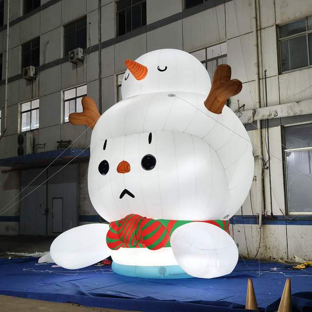 Giant Inflatable Snowman Christmas Decoration, Large Custom Inflatable Snowman Model for Christmas Celebrations, Holiday Events, Shopping Mall Displays, Outdoor Festivals, Commercial Event Decorations, Winter Wonderland Displays