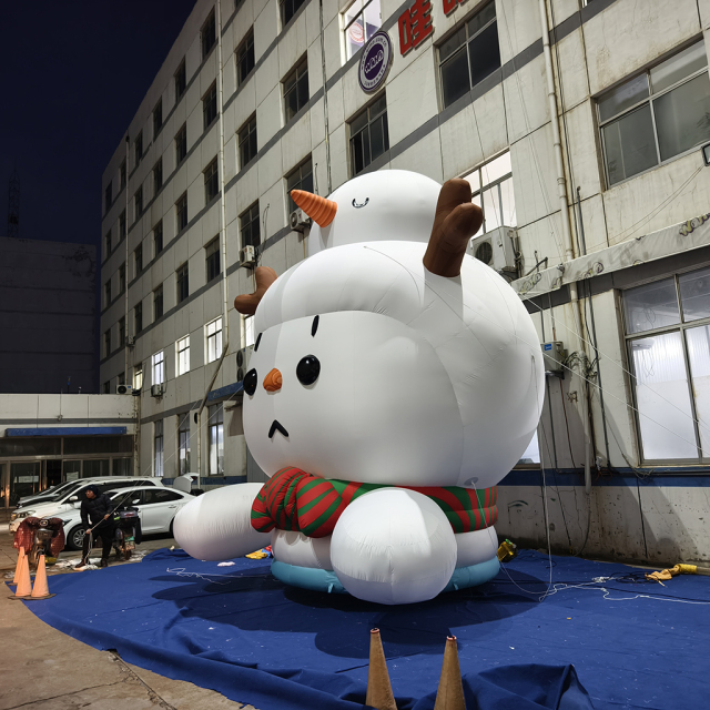 Giant Inflatable Snowman Christmas Decoration, Large Custom Inflatable Snowman Model for Christmas Celebrations, Holiday Events, Shopping Mall Displays, Outdoor Festivals, Commercial Event Decorations, Winter Wonderland Displays