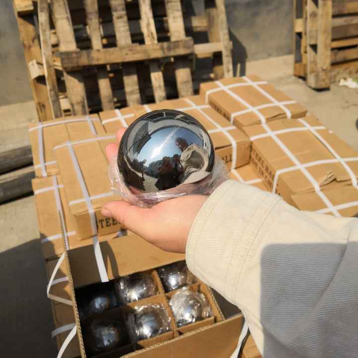 High-quality 1-inch, 1.5-inch, and 2.5-inch solid 304 and 316 stainless steel balls