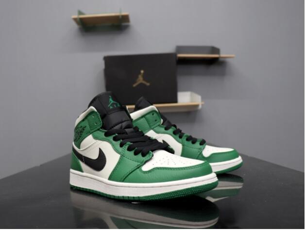 NK AJ 1 MID 554725-124