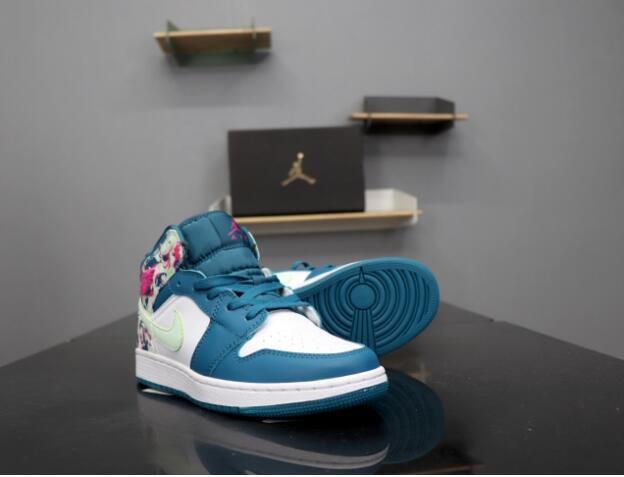NK AJ 1 MID 554725-124