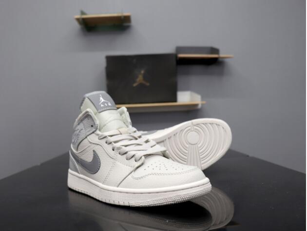 NK AJ 1 MID 554725-124