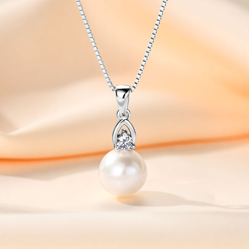 9-10mm Freshwater White Pearl Vacation Pendant Necklace