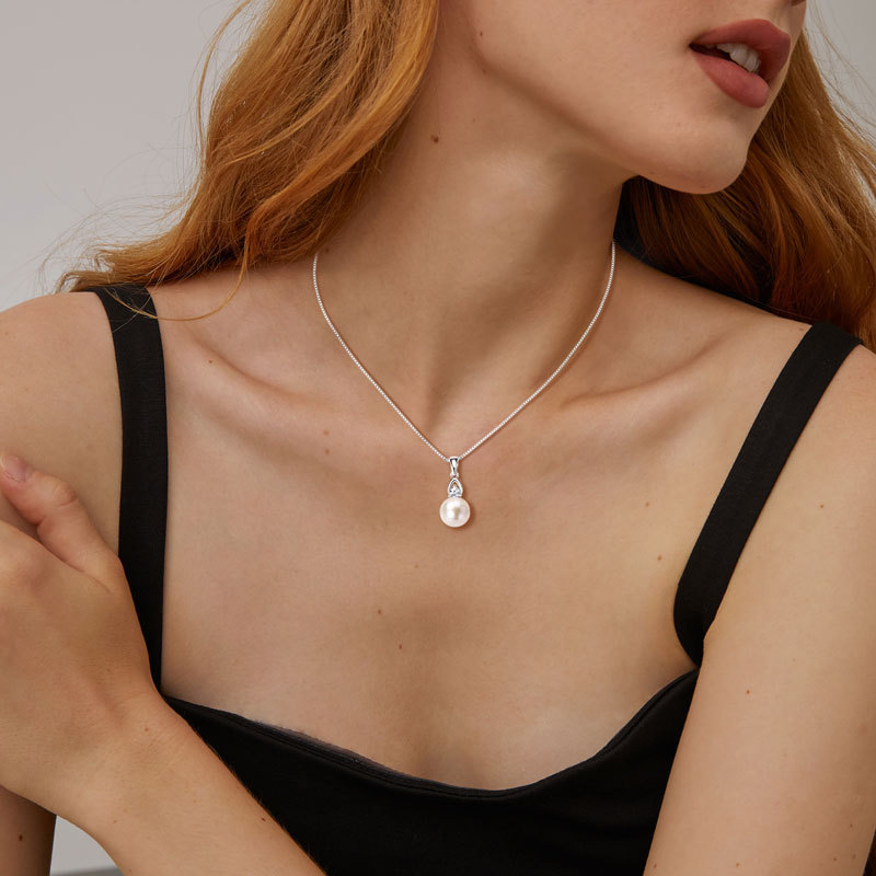 9-10mm Freshwater White Pearl Vacation Pendant Necklace