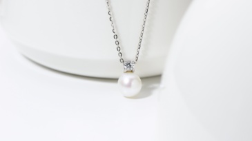 7.5-8 mm Freshwater Pearl with Fine Zircon Pendant Necklace