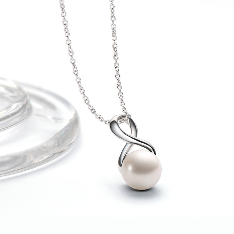 9-9.5mm Round Shape Freshwater Pearl Pendant Necklace