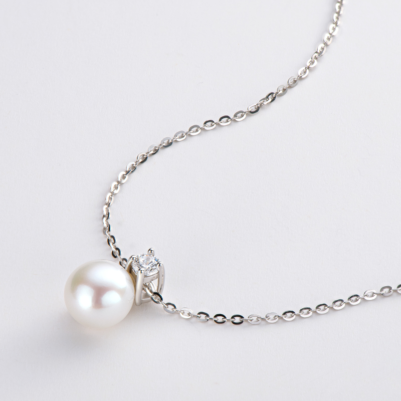 7.5-8 mm Freshwater Pearl with Fine Zircon Pendant Necklace