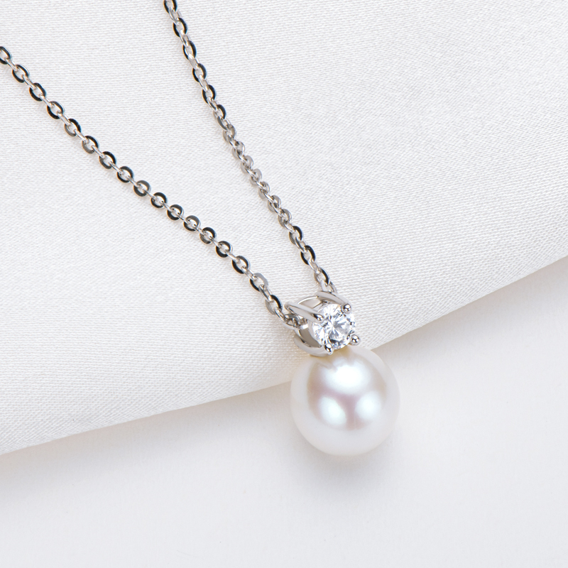 7.5-8 mm Freshwater Pearl with Fine Zircon Pendant Necklace