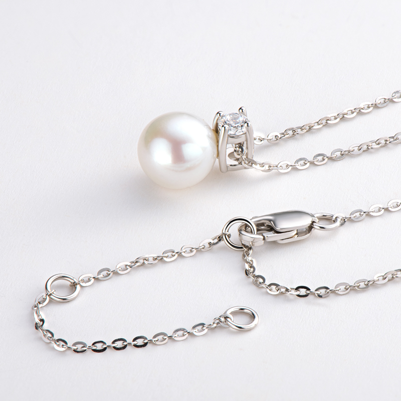 7.5-8 mm Freshwater Pearl with Fine Zircon Pendant Necklace