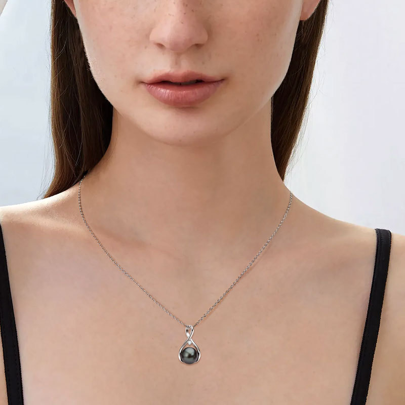 Elegant 9-10 mm Tahitian Black Pearl Infinity Pendant Necklace with 2 mm Moissanite