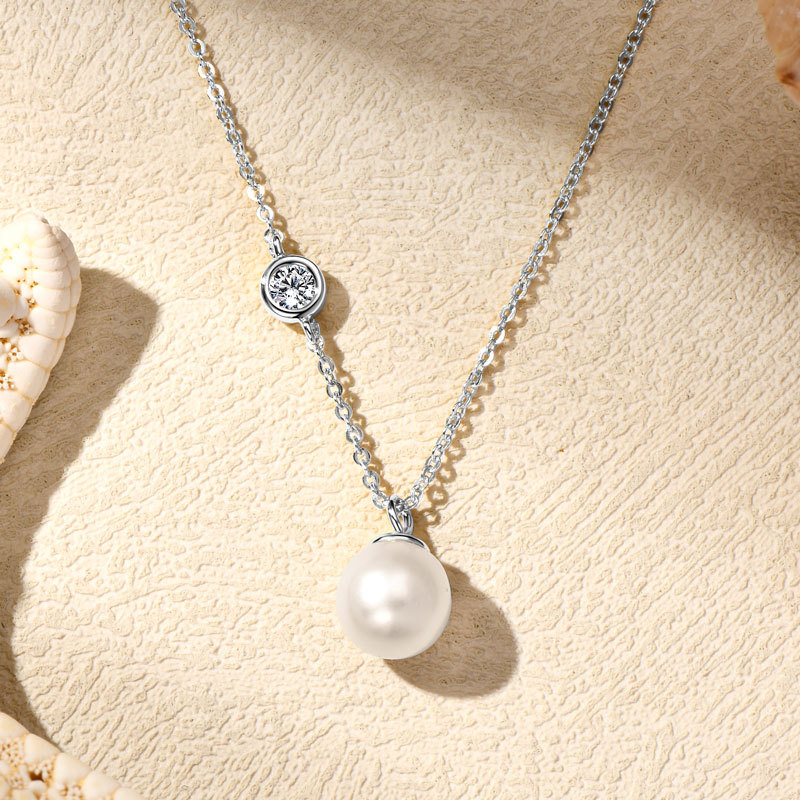 7 mm Freshwater Pearl Pendant with 3 mm Zircon Stone Necklace