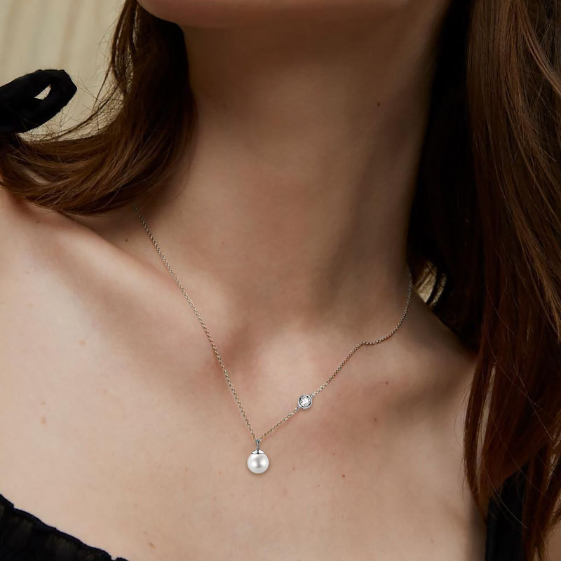7 mm Freshwater Pearl Pendant with 3 mm Zircon Stone Necklace