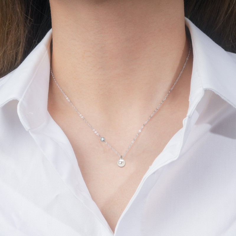 7 mm Freshwater Pearl Pendant with 3 mm Zircon Stone Necklace