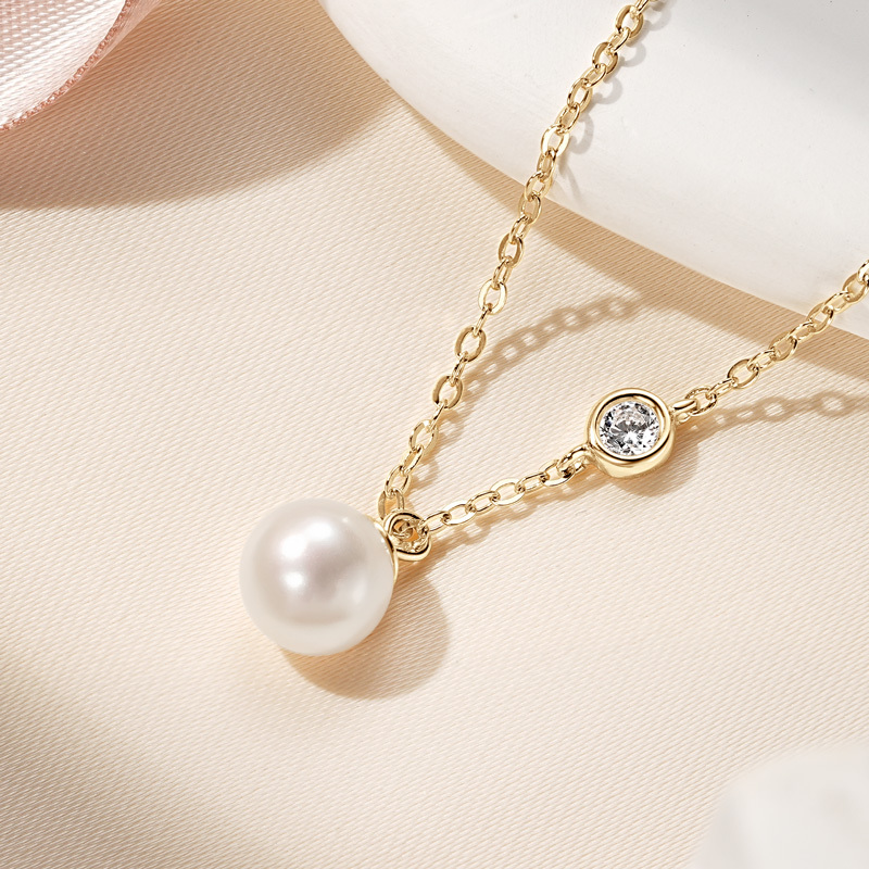 7 mm Freshwater Pearl Pendant with 3 mm Zircon Stone Necklace