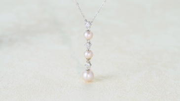 3 Moissanite Diamonds & 6-8mm Freshwater Pearl Necklace