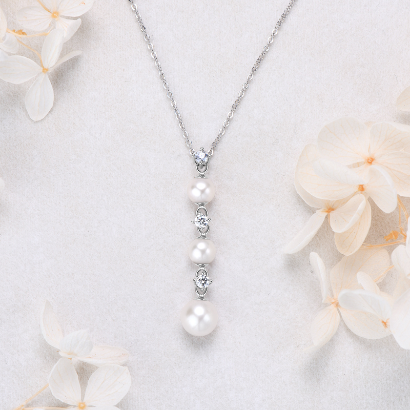3 Moissanite Diamonds & 6-8mm Freshwater Pearl Necklace
