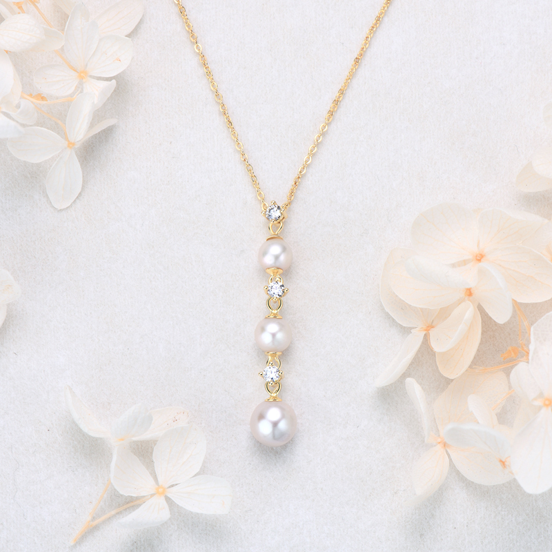 3 Moissanite Diamonds & 6-8mm Freshwater Pearl Necklace