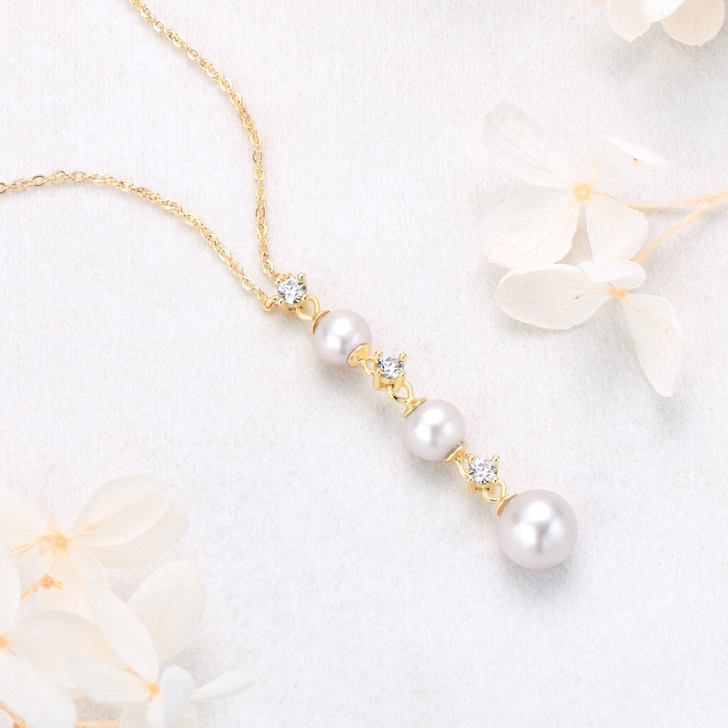 3 Moissanite Diamonds & 6-8mm Freshwater Pearl Necklace