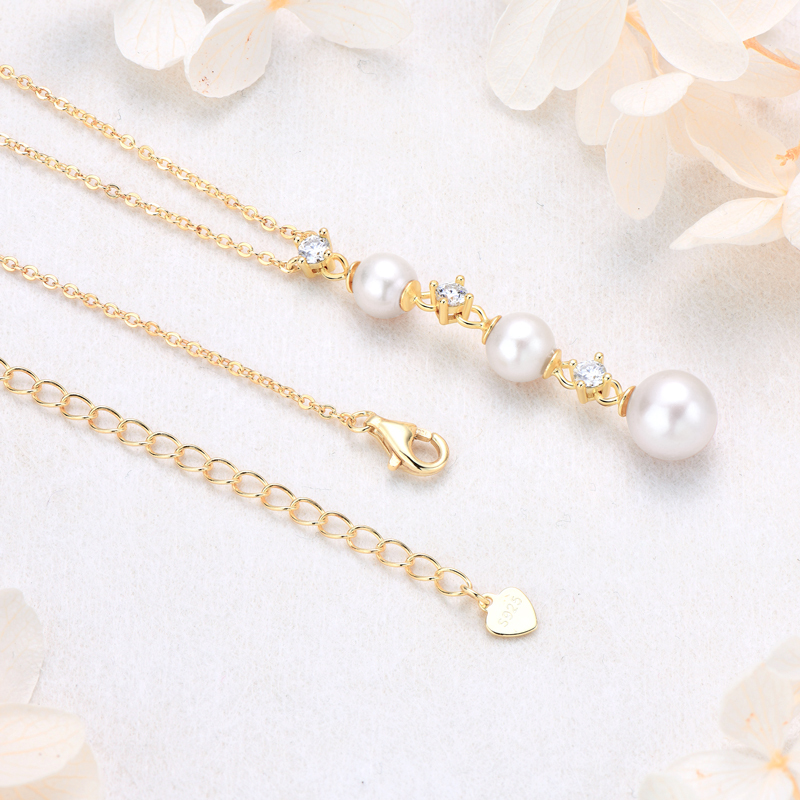 3 Moissanite Diamonds & 6-8mm Freshwater Pearl Necklace