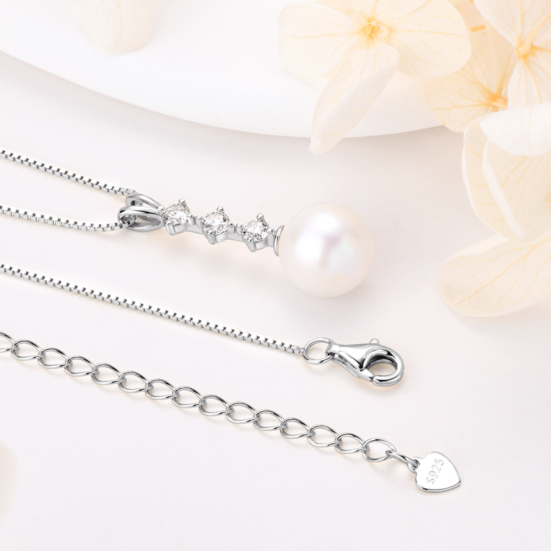 9.5-10 mm Natural Freshwater Pearl Drop Pendant Necklace with Moissanite Stones