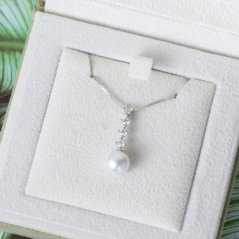 9.5-10 mm Natural Freshwater Pearl Drop Pendant Necklace with Moissanite Stones