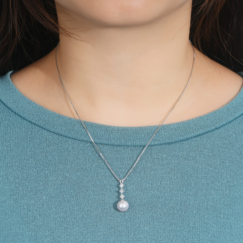 9.5-10 mm Natural Freshwater Pearl Drop Pendant Necklace with Moissanite Stones