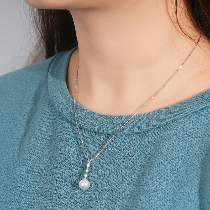 9.5-10 mm Natural Freshwater Pearl Drop Pendant Necklace with Moissanite Stones