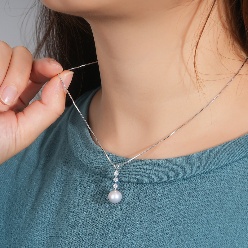 9.5-10 mm Natural Freshwater Pearl Drop Pendant Necklace with Moissanite Stones