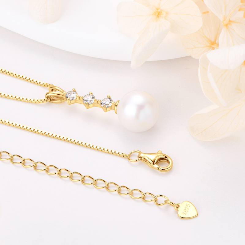 9.5-10 mm Natural Freshwater Pearl Drop Pendant Necklace with Moissanite Stones