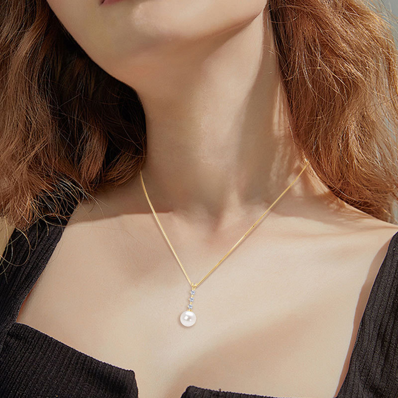 9.5-10 mm Natural Freshwater Pearl Drop Pendant Necklace with Moissanite Stones