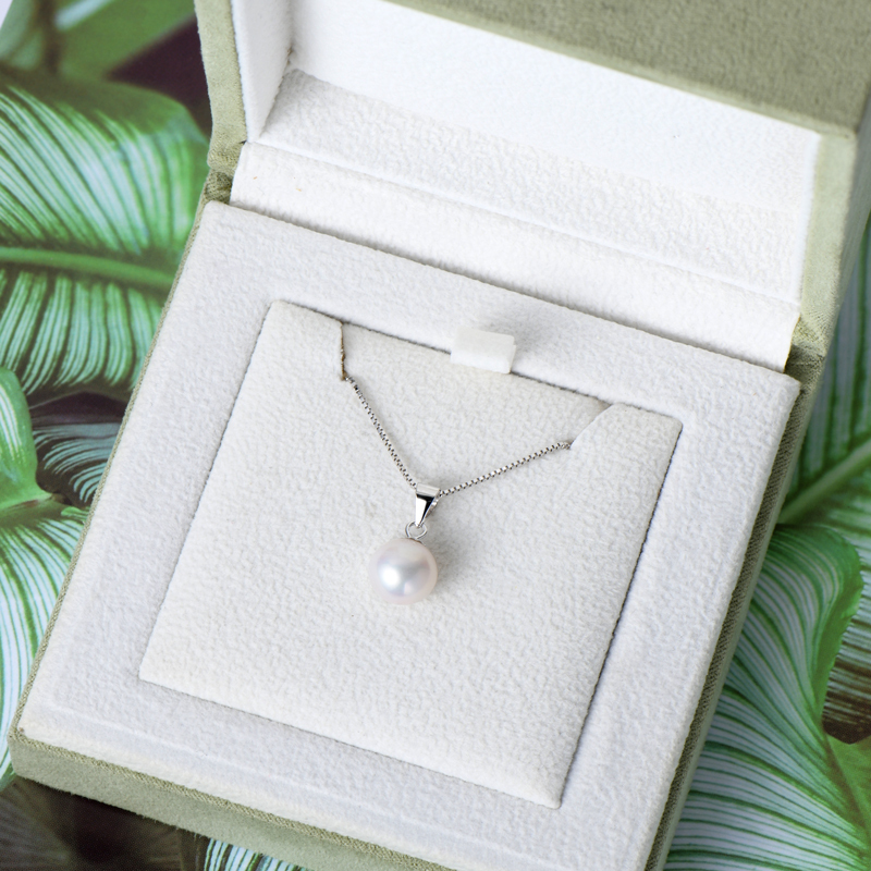 Classic 9-10 mm Freshwater White Pearl Pendant Necklace