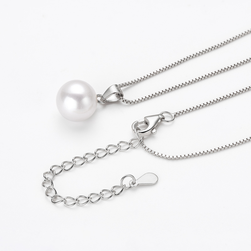 Classic 9-10 mm Freshwater White Pearl Pendant Necklace