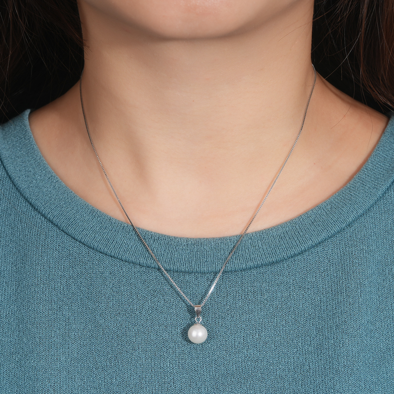 Classic 9-10 mm Freshwater White Pearl Pendant Necklace