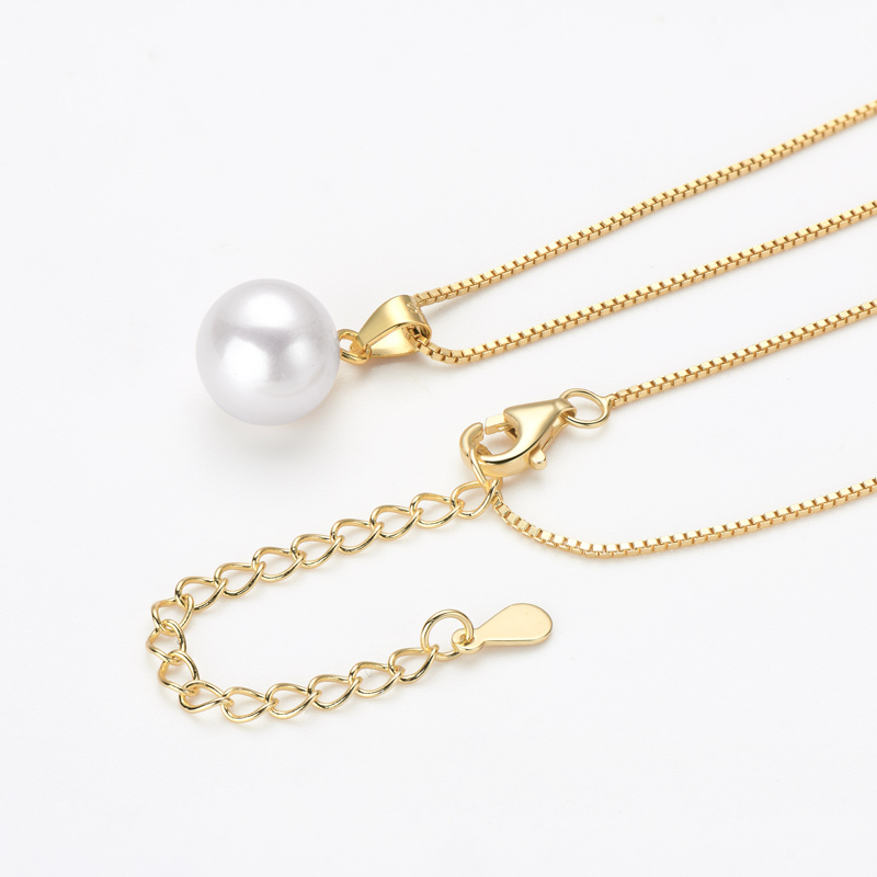 Classic 9-10 mm Freshwater White Pearl Pendant Necklace
