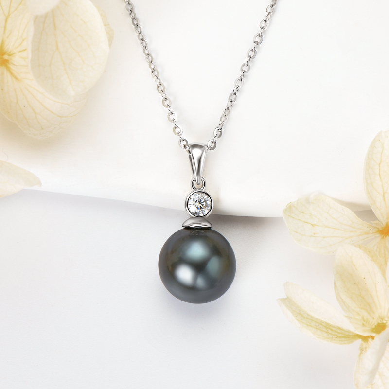 9 mm Natural Tahitian Black Pearl Pendant with 3 mm Moissanite Stone Necklace