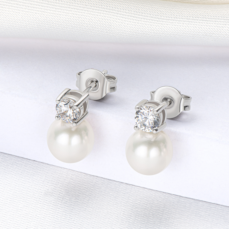 Classic 6.5-7 mm Freshwater Pearl Stud Earrings with Moissanite Stones