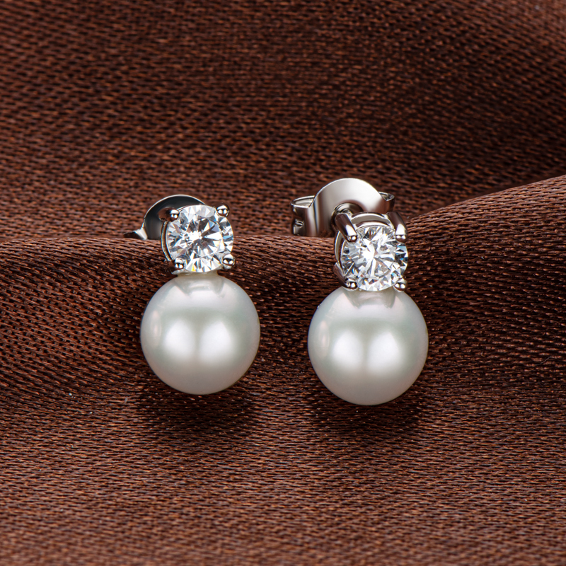 Classic 6.5-7 mm Freshwater Pearl Stud Earrings with Moissanite Stones