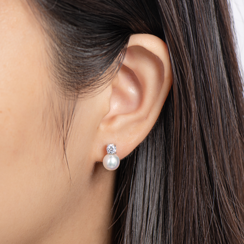 Classic 6.5-7 mm Freshwater Pearl Stud Earrings with Moissanite Stones