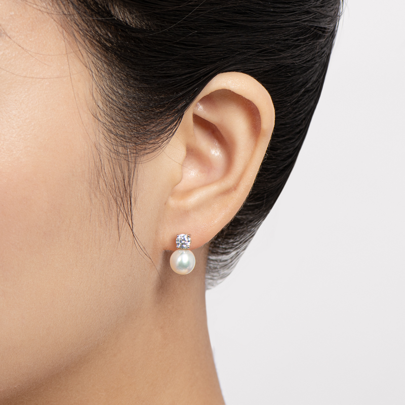 Classic 6.5-7 mm Freshwater Pearl Stud Earrings with Moissanite Stones