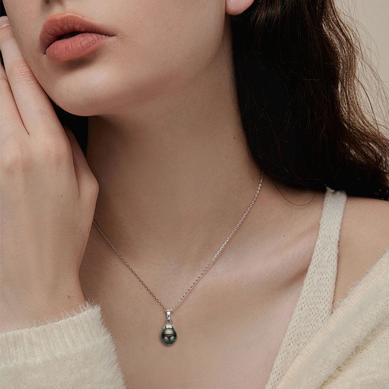 11 mm Seawater Tahitian Black Baroque Pearl Pendent Necklace