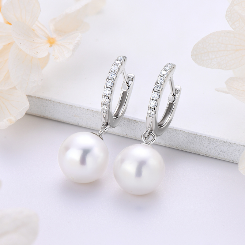 9-10 mm Natural Freshwater Pearl Drop Earrings with 1.4 mm Moissanite Side Stones