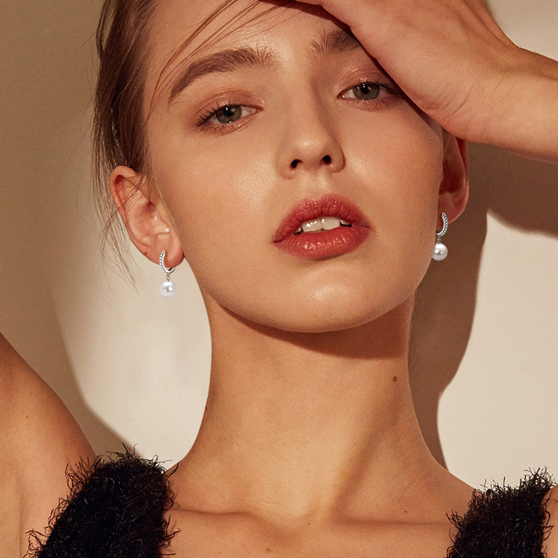 9-10 mm Natural Freshwater Pearl Drop Earrings with 1.4 mm Moissanite Side Stones