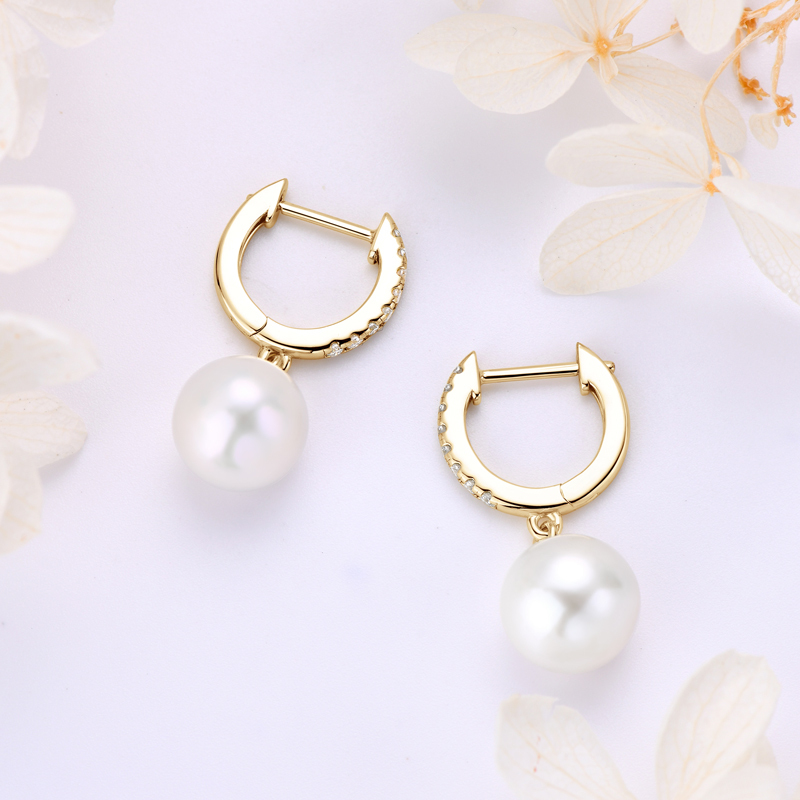 9-10 mm Natural Freshwater Pearl Drop Earrings with 1.4 mm Moissanite Side Stones