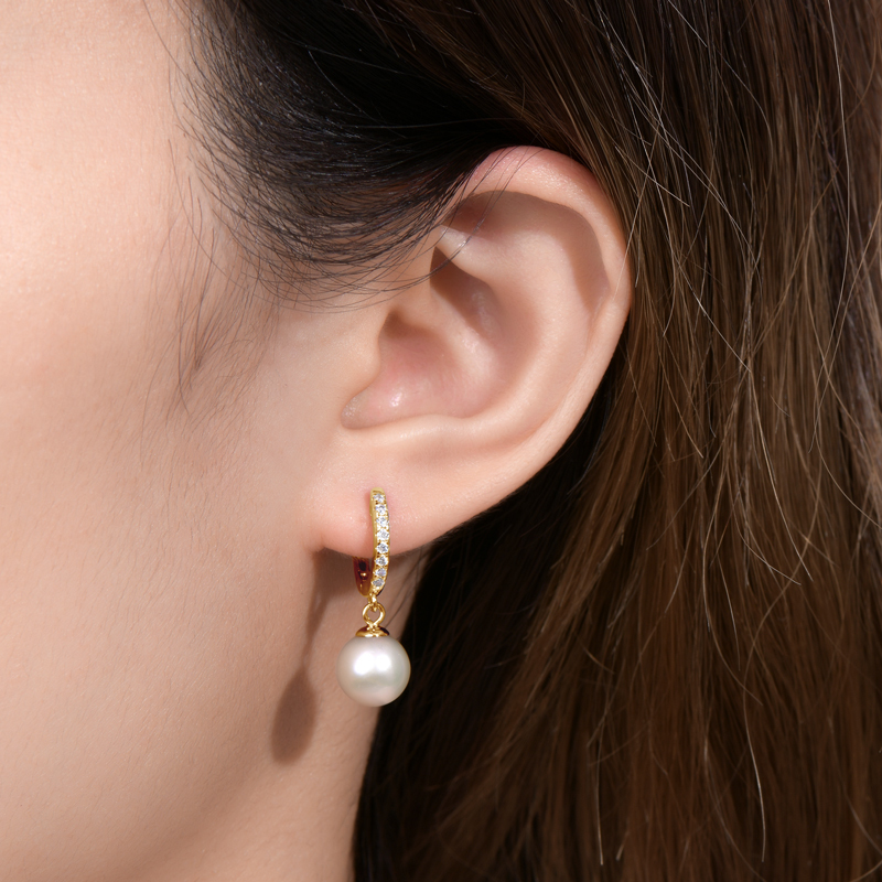 9-10 mm Natural Freshwater Pearl Drop Earrings with 1.4 mm Moissanite Side Stones