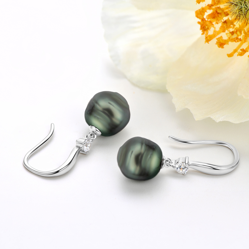 8-9mm Natural Seawater Tahitian Black Baroque Pearl Hook Earrings